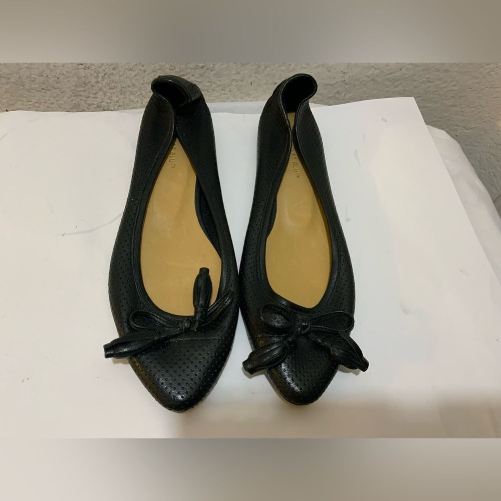 Chocolat Blu gabriella perforated leather ballet, size 8.5 Black